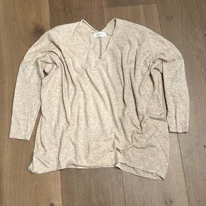 CJLA Carly Jean Los Angeles  Oatmeal Sweater size  M/L